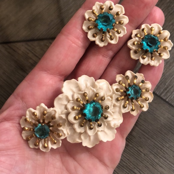 Vintage Celluloid Floral Pin & Clip Earrings Turquoise Gem Center - Picture 16 of 16